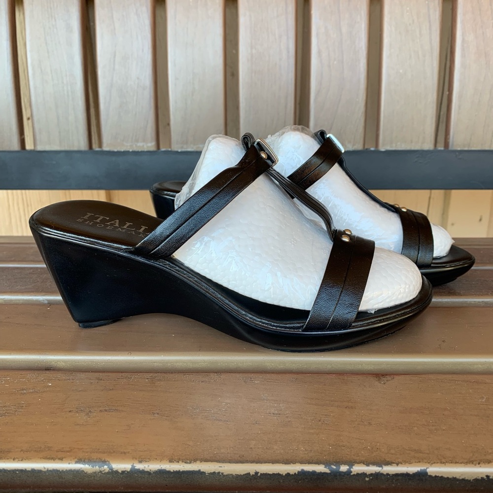 Italian Shoemakers Made In Italy Black Wedge Sandals Size 7 1/2 M Silver Accents - Picture 3 of 11